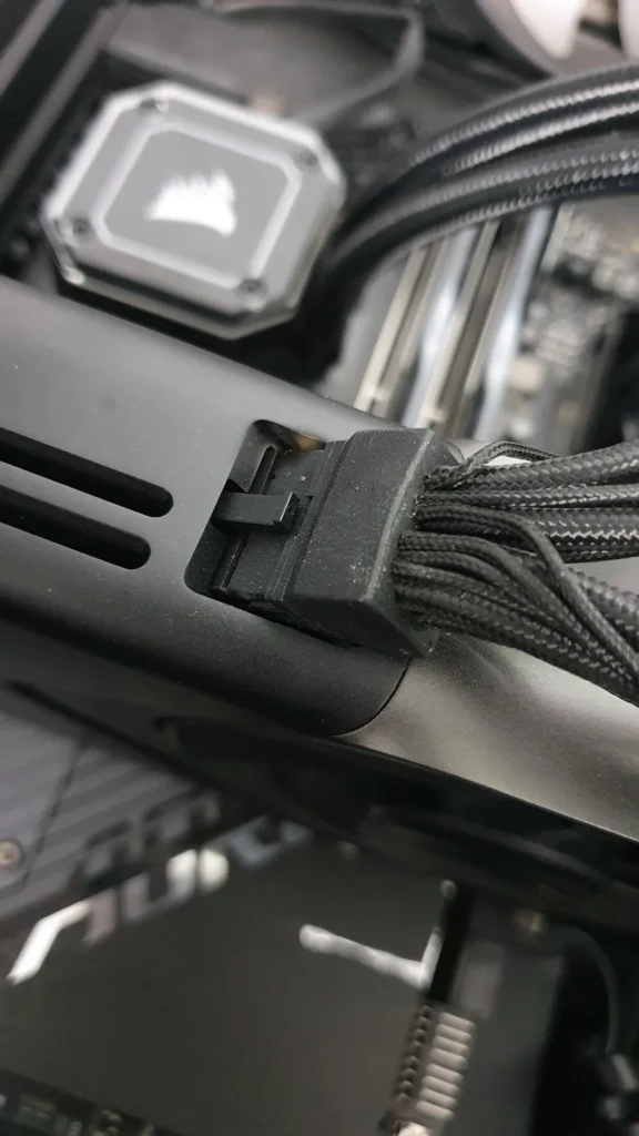 RTX 5090 queima conector mesmo com encaixe perfeito