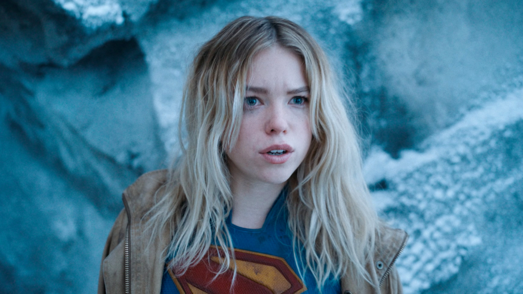 Supergirl em Superman: cena pós-batalha prepara seu filme